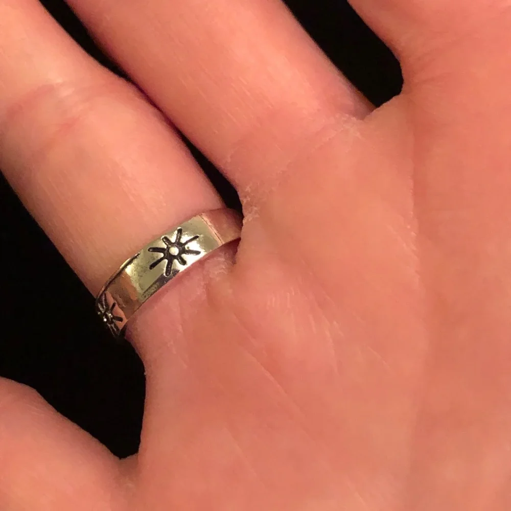 Silver Tone Sun Pattern Ring